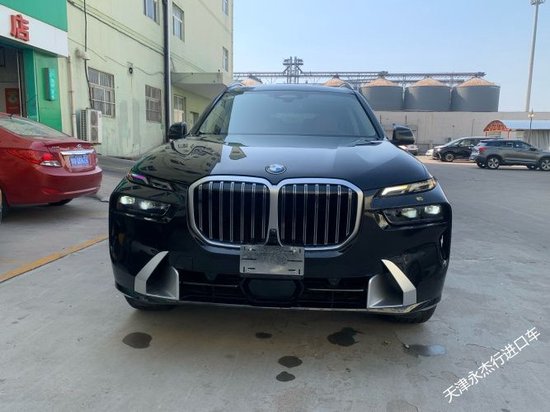2023款宝马X7现车配置可选特价销售85万