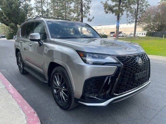 2023款雷克萨斯LX600 现车140余万优惠