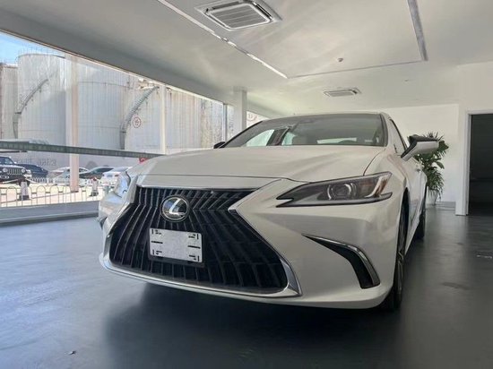 雷克萨斯ES250港口最新报价35万