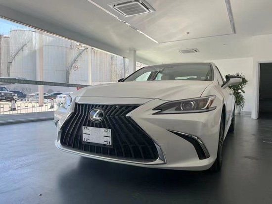 23款雷克萨斯ES250 实用四驱价格35万