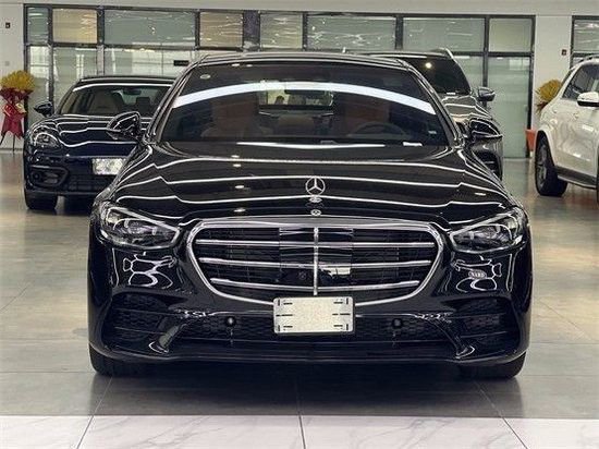 新款奔驰S580港口店内现车让利促销中