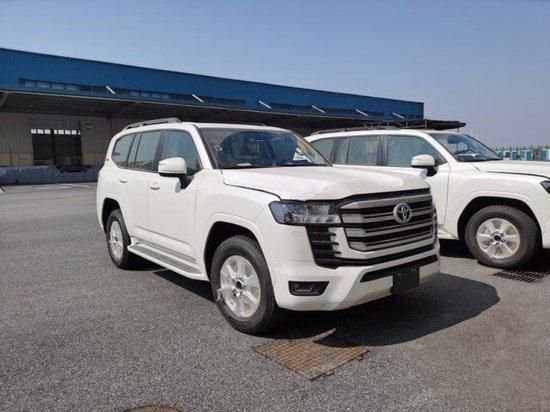 23款丰田酷路泽LC300汽油版3.5T 80万起