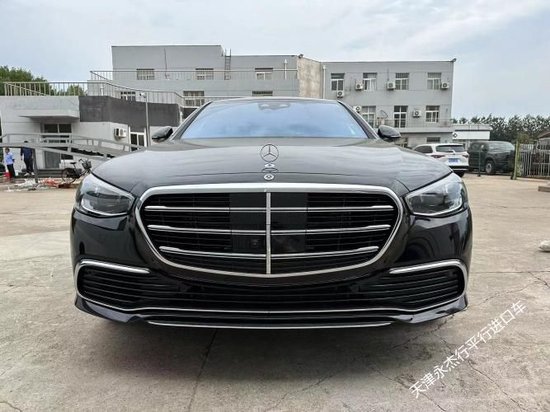 23款奔驰S580现车 4.0T+V8 4D柏林之声