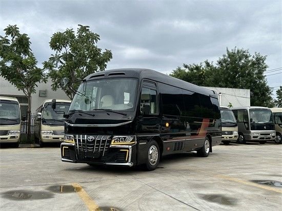 全新丰田考斯特12座精工打造豪华内饰