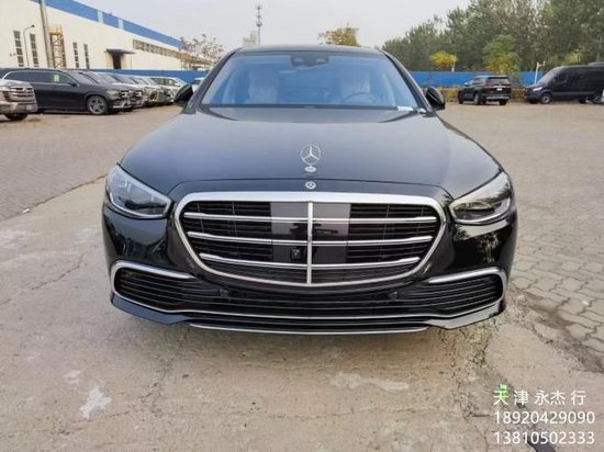 23款奔驰S580 4.0T双涡轮增压V8发动机