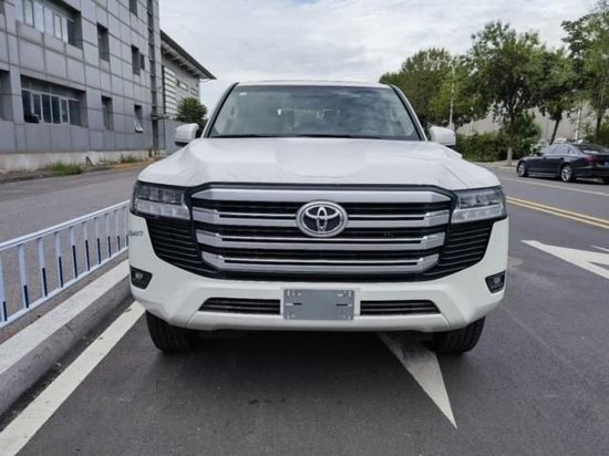 23款丰田酷路泽4000GXR 4气现车70万出头