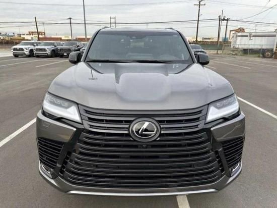 雷克萨斯LX600天津港年底钜惠售130余万