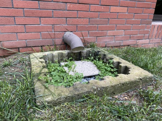 雨水簸箕既可去污也可消能,避免雨水直接冲击对草坪带来伤害。
