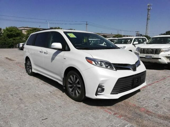 2021款丰田塞纳3.5自然吸气港口国六现车