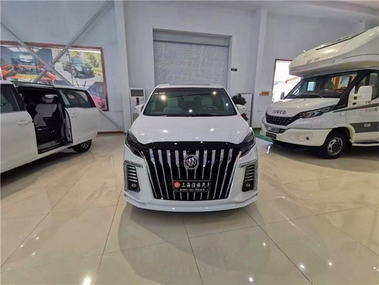 别克GL8改装艾维亚宜商宜家的商务车