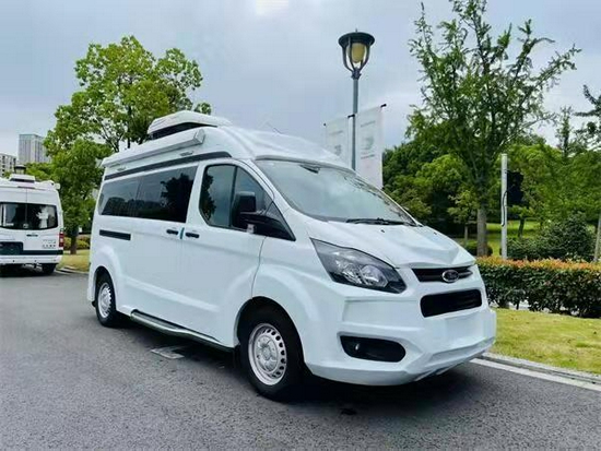 福特新全顺商旅车轻松开回家