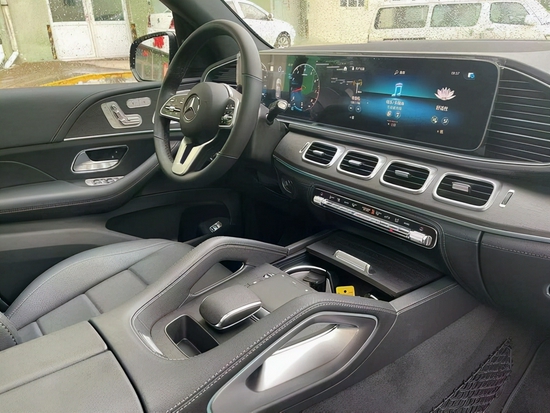 2021款奔驰GLE350,2021款奔驰glc350 2021款奔驰gle350报价店内可分期大优惠