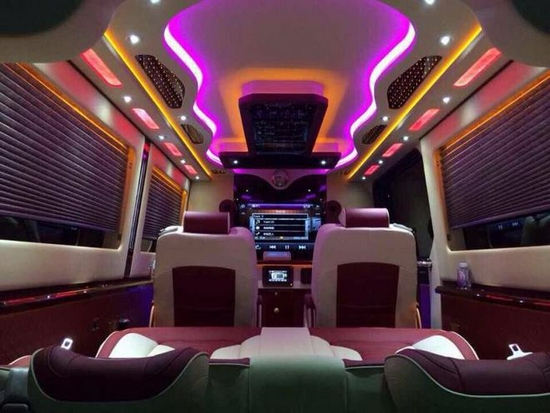 GMC房车改装内饰升级 GMC改装座椅地板