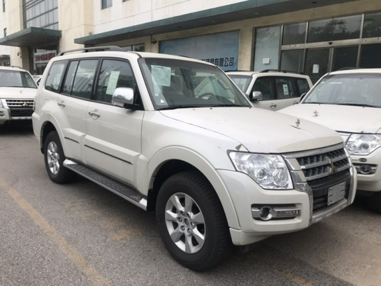 2020款三菱帕杰罗V97现车抵港店内优惠