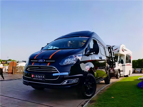 瑞弗R500商旅型房车多功用车型