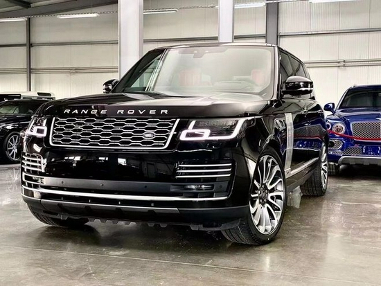 2021款路虎揽胜行政加长版 十足领袖气质