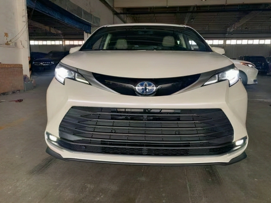 21款丰田塞纳2.5L国六清仓四十余万畅销