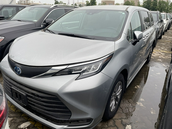 21款丰田塞纳2.5四驱科技版40多万起步