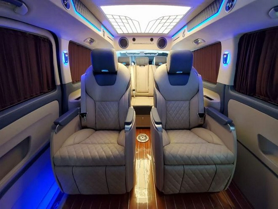 奔驰V260L多少钱 高顶商务豪华升级