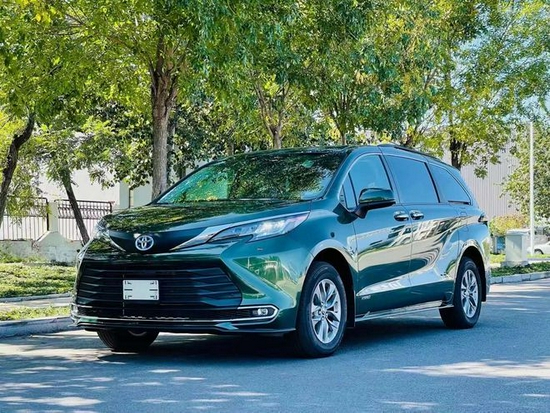 21款丰田塞纳2.5国六清仓钜惠40余万售