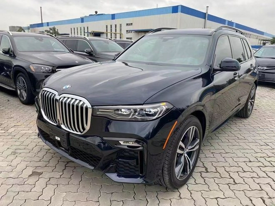 进口2021款宝马X7最低仅99万起售优惠多