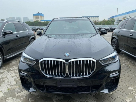 2021款宝马X5现车手续齐全优惠高达8万