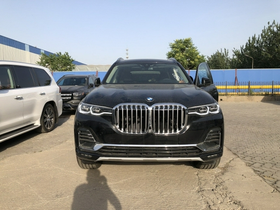 2021款宝马X7现车90余万起有好礼相赠