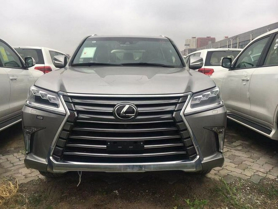 22款雷克萨斯LX570国六清仓内部价199万