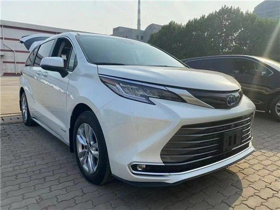 2022款丰田塞纳2.5L国六钜惠40余万畅销