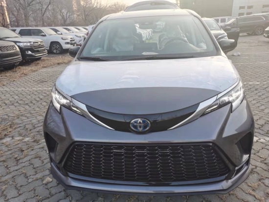 21款丰田塞纳油电混合两驱受欢迎的MPV