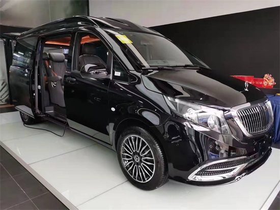 上海购车钜惠60w起买奔驰威霆高顶