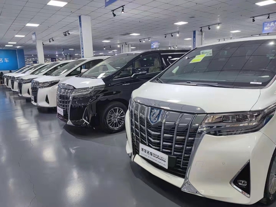 顶级商务保姆车丰田埃尔法新春特惠助阵