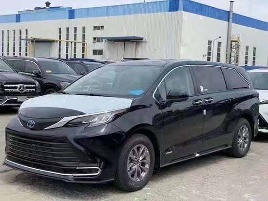 2021款丰田塞纳商务家庭兼用舒适mpv