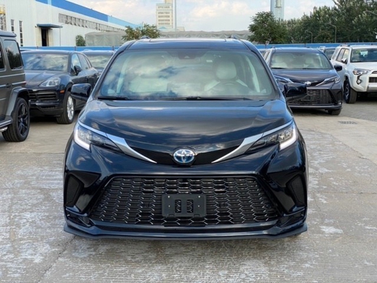 天津港口实车展示22款丰田塞纳报价39万