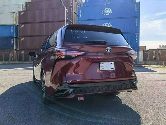 进口丰田塞纳配置解读港口特惠10万提走