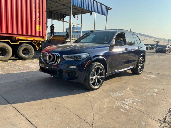 2021款宝马X5高性能SUV 现车落地价优惠