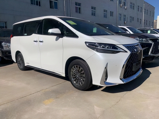 2022款雷克萨斯LM300七座最低116.6万起
