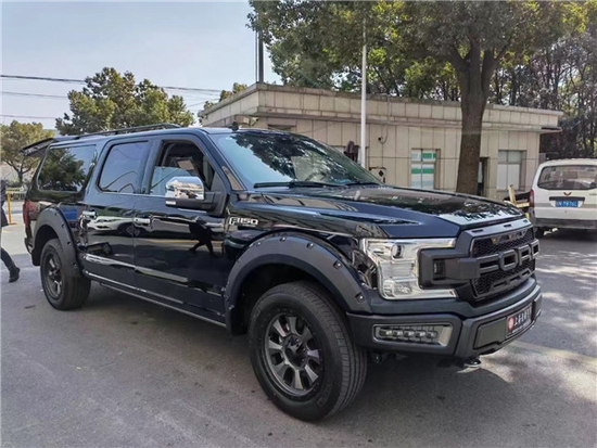 福特勇猛者豪华越野车熊猫版真霸气