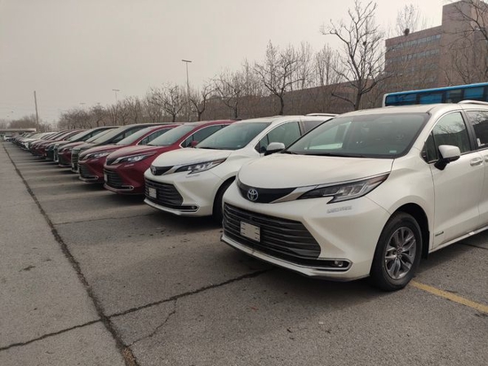 22款丰田塞纳2.5报价 天津港最畅销商务