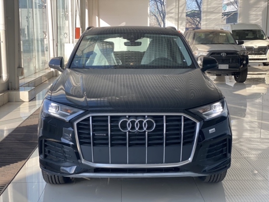 2021款欧规奥迪Q7 2.0T黑/粽现车随时提