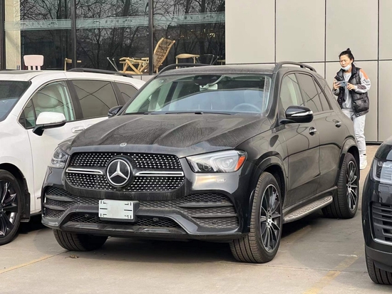 奔驰轿跑gle450,奔驰gle轿跑suv 22款奔驰gle450现货揭秘最低国六惊喜