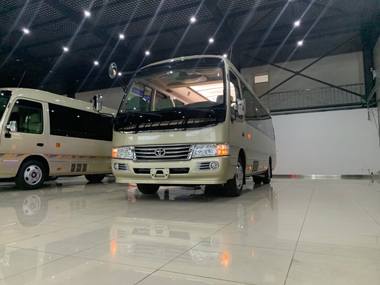 一汽丰田考斯特13座报价商务版4.0v6