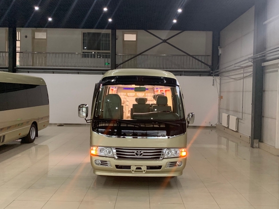 丰田考斯特16座价格 米黄金版内饰豪华