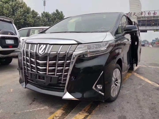 丰田埃尔法2.5报价 顶配现车102万出售