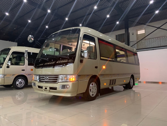 丰田考斯特10座价格现车VIP版超豪华