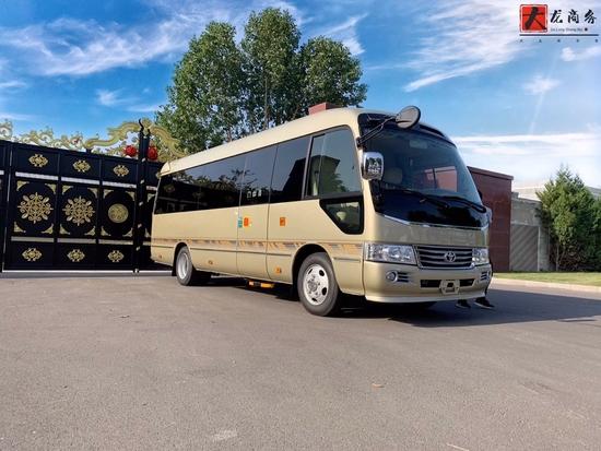 丰田考斯特12座报价配置商务车内饰高级