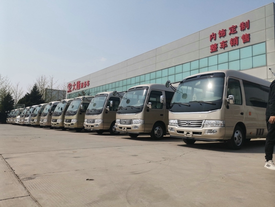 2022款丰田考斯特13座价格V6发动机