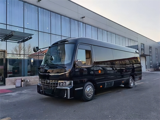 丰田考斯特中巴定制上海展厅五一现车