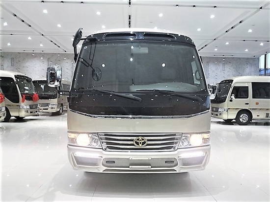 丰田考斯特17座内饰实拍 北京店报价