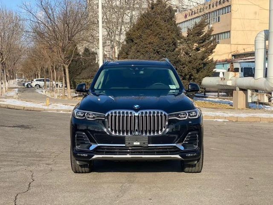 天津港宝马X7现车售价93万 无捆绑消费